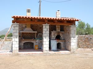 Outdoor kitchen and BBQ area